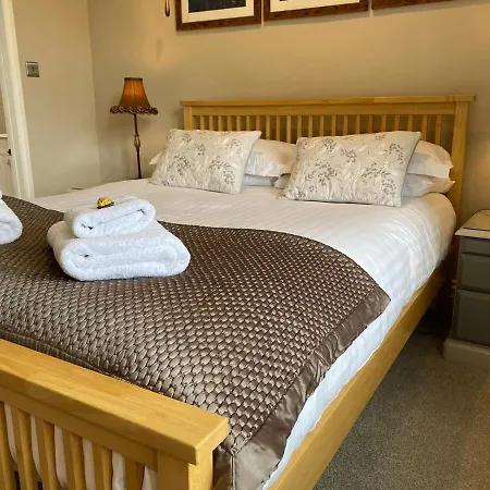 Lakeside Country Bed and Breakfast