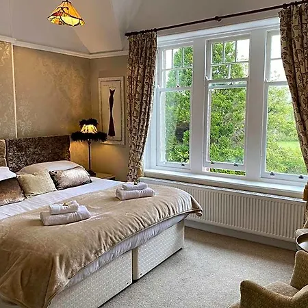 Lakeside Country Bed & Breakfast 4*