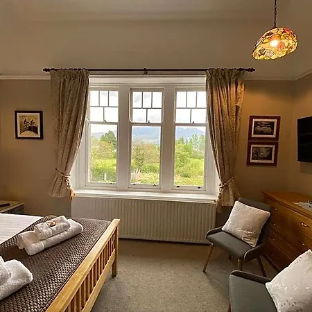 Lakeside Country Bed & Breakfast