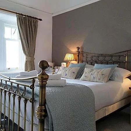 Lakeside Country 4*