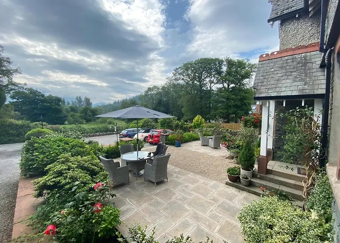 فندق مبيت وإفطار Lakeside Country 4*