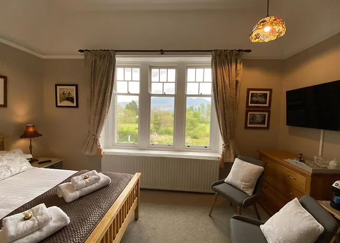 فندق مبيت وإفطار Lakeside Country 4*